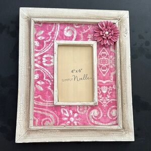 Simply Noelle Pink and Cream Decorative Frame with metal flower